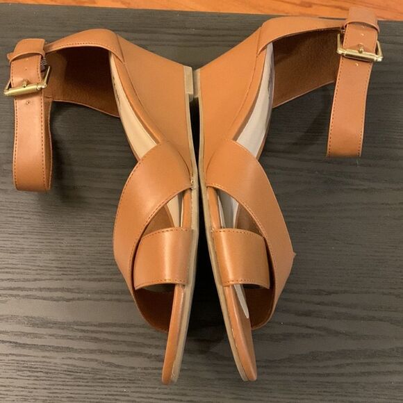 Fioni Size 10 tan wedge sandals with ankle strap NWOT - Picture 4 of 11